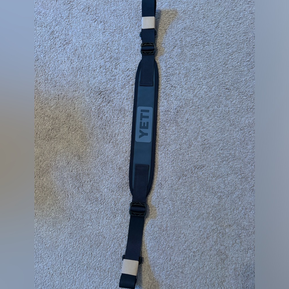YETI Adjustable Strap in Black and Gray